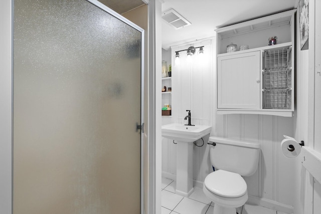 715 Forest Dale Rd, New Brighton, MN 55112 - full bath with a shower stall and tile patterned floors