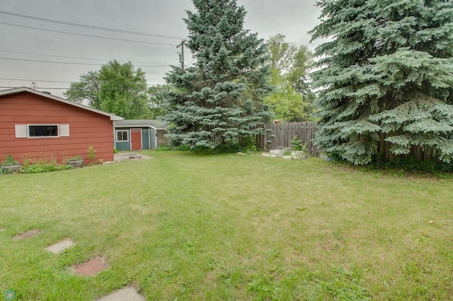 1021 1st St S, Moorhead, MN 56560 - view of yard featuring an outdoor structure