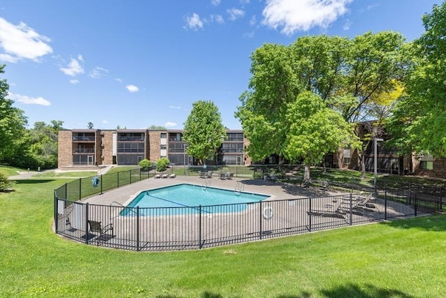 35 Nathan Ln N Unit 104, Plymouth, MN 55441 - view of community pool