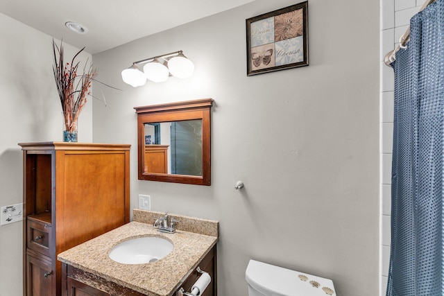 5215 Washburn Ave N, Minneapolis, MN 55430 - full bath with vanity and a shower with curtain