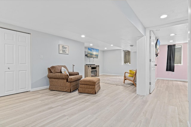 957 Hall Ave W, Saint Paul, MN 55118 - living area with light wood finished floors, recessed lighting, and a fireplace