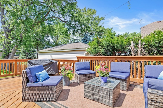 957 Hall Ave W, Saint Paul, MN 55118 - deck with an outdoor living space