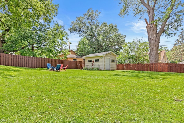 957 Hall Ave W, Saint Paul, MN 55118 - fenced backyard with an outbuilding