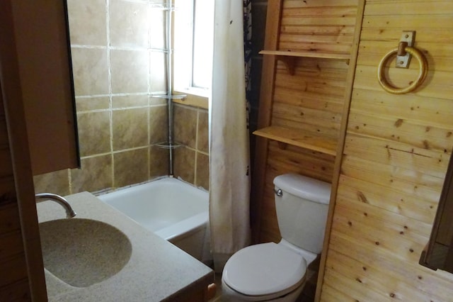 2332 7th St, Superior, WI 54880 - bathroom with toilet and a sink