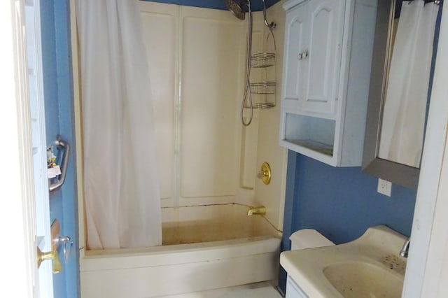 2332 7th St, Superior, WI 54880 - full bathroom with shower / bath combo with shower curtain and vanity