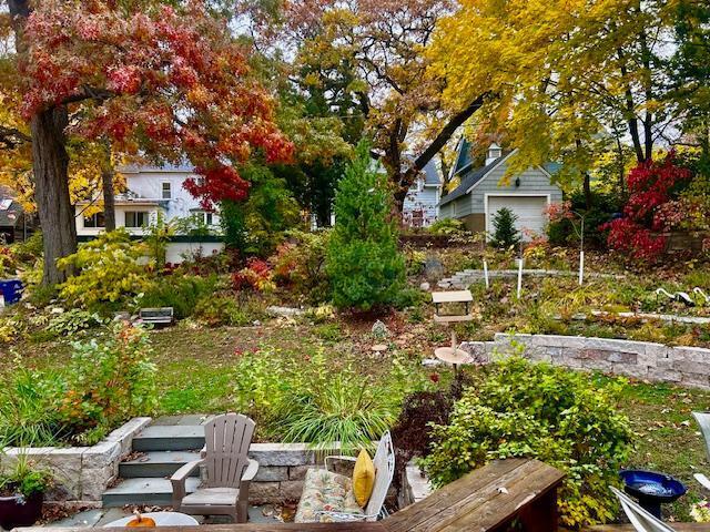 2145 Knapp St, Saint Paul, MN 55108 - view of yard