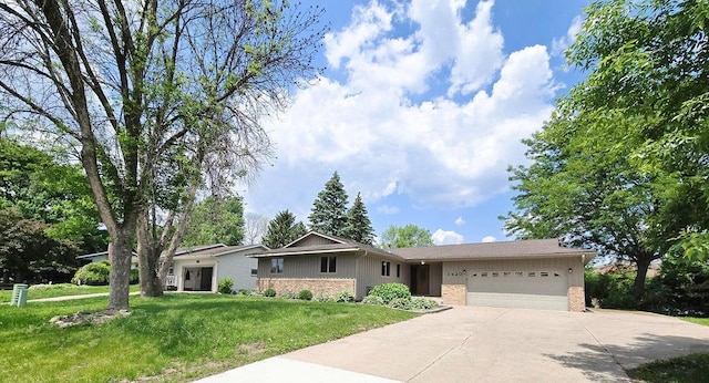 1420 17th St W, Hastings, MN 55033 - ranch-style house featuring a garage, brick siding, driveway, and a front yard