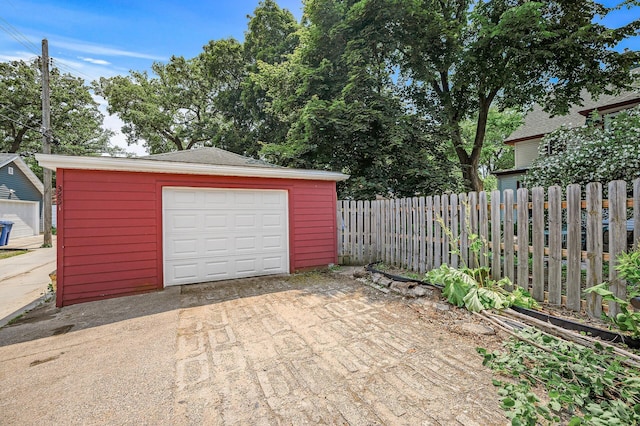 3231 41st Ave S, Minneapolis, MN 55406 - detached garage featuring driveway