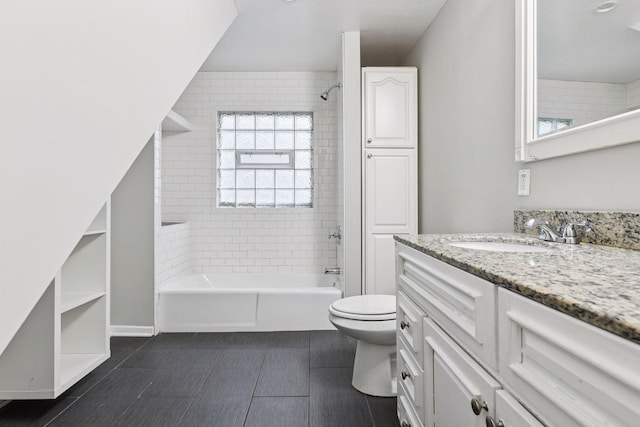 724 Pierce St NE, Minneapolis, MN 55413 - bathroom with vanity and shower / tub combination