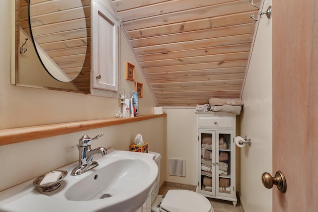 13188 Chicago Club Ln NE, Alexandria, MN 56308 - bathroom featuring wood ceiling and vaulted ceiling