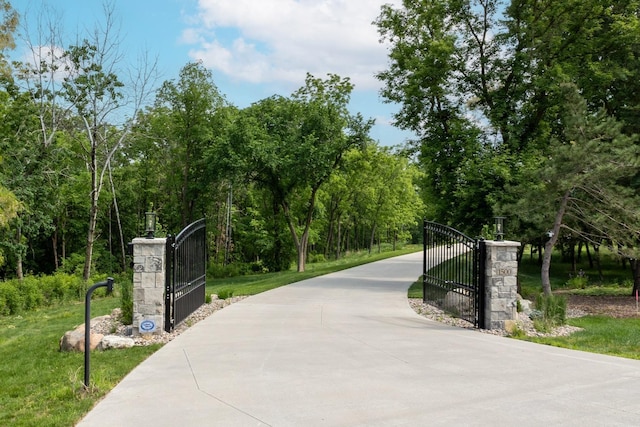 1500 Weatherhill Ridge Ct SW, Rochester Twp, MN 55902 - view of community with a gate