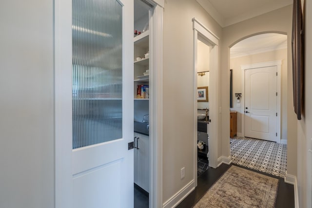 1500 Weatherhill Ridge Ct SW, Rochester Twp, MN 55902 - corridor featuring arched walkways and ornamental molding