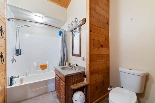4767 Mccomber Rd, Duluth, MN 55803 - bathroom featuring vanity and shower / bath combination with curtain