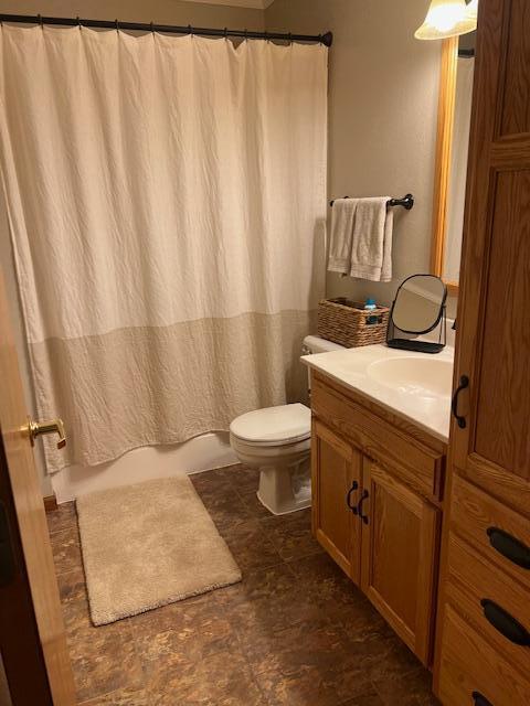 302 Peifer Dr, Litchfield, MN 55355 - full bath featuring toilet and vanity