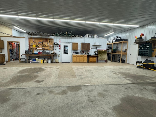 1540 US Highway 59 Unit 203, Detroit Lakes, MN 56501 - garage with a workshop area