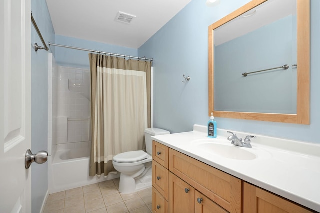 6715 158th St W, Apple Valley, MN 55124 - full bath featuring vanity, tile patterned flooring, and shower / bath combination with curtain