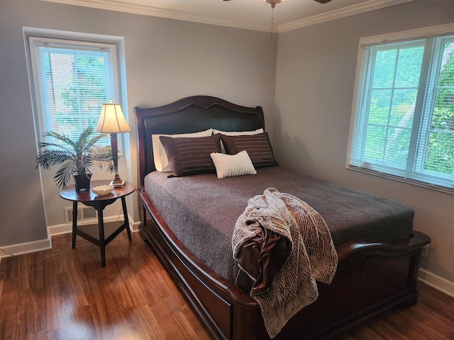 3900 Hillcrest Way, Deephaven, MN 55391 - bedroom with wood finished floors and ornamental molding