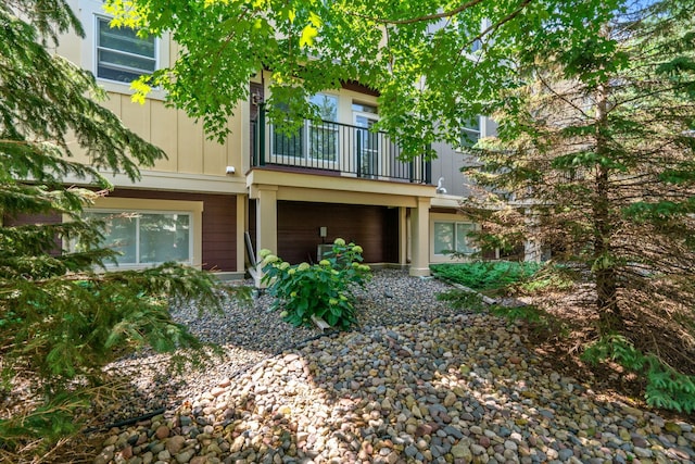 10751 Falling Water Ln Unit C, Woodbury, MN 55129 - view of front of home with a balcony