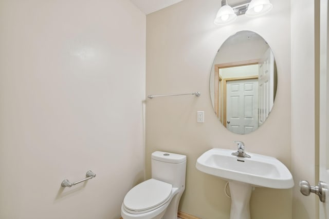 10751 Falling Water Ln Unit C, Woodbury, MN 55129 - half bath featuring toilet
