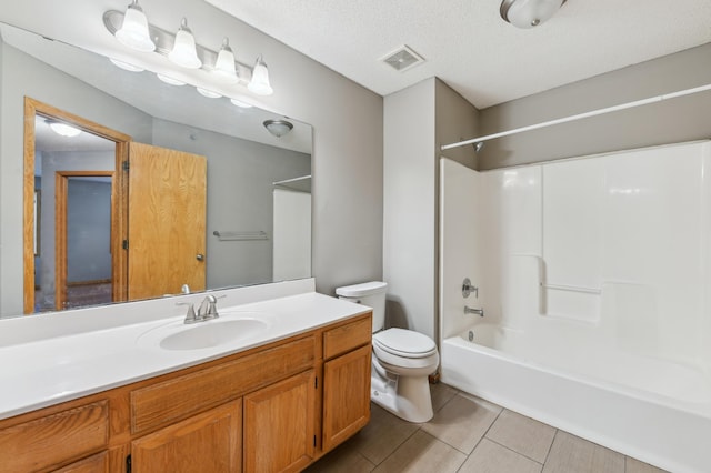 18267 Coneflower Ln, Eden Prairie, MN 55346 - bathroom with vanity and tub / shower combination
