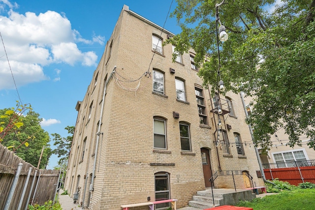 1718 Clinton Ave Unit 6, Minneapolis, MN 55404 - view of apartment building / complex