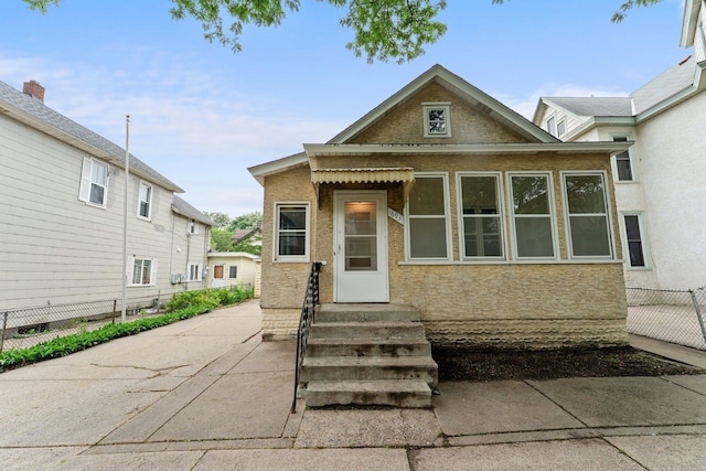 693 Bedford St, Saint Paul, MN 55130 - view of front of house
