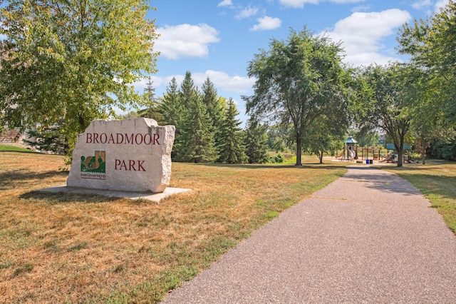 10787 Alison Way, Inver Grove Heights, MN 55077 - view of home's community with a lawn