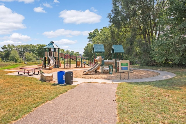 10787 Alison Way, Inver Grove Heights, MN 55077 - community play area with a lawn