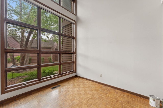 1369 Spencer Rd W, Saint Paul, MN 55108 - unfurnished room featuring baseboards