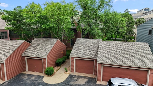 1369 Spencer Rd W, Saint Paul, MN 55108 - view of garage