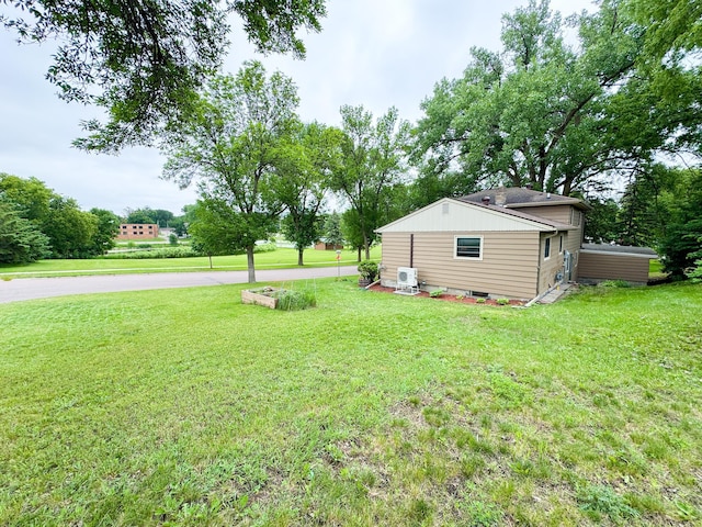 906 Whitford St, Fergus Falls, MN 56537 - view of grassy yard