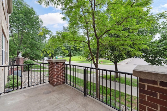5900 Oxford St Unit 8, Saint Louis Park, MN 55416 - view of balcony