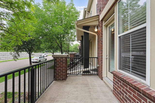 5900 Oxford St Unit 8, Saint Louis Park, MN 55416 - view of covered porch
