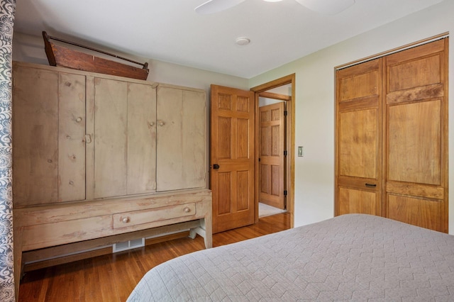 4428 Marlborough Ct, Minnetonka, MN 55345 - bedroom with wood finished floors and a ceiling fan