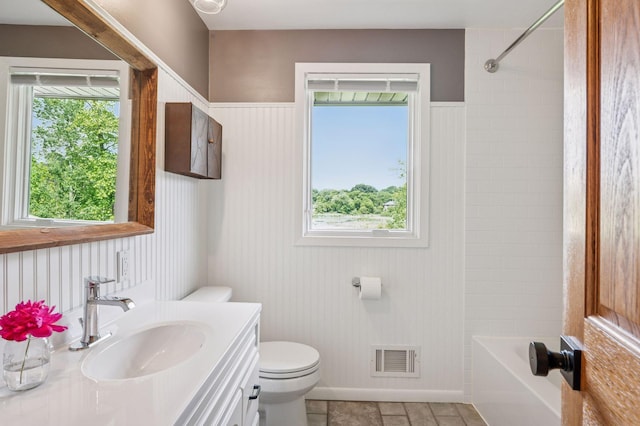4428 Marlborough Ct, Minnetonka, MN 55345 - full bathroom with vanity, plenty of natural light, and bathing tub / shower combination
