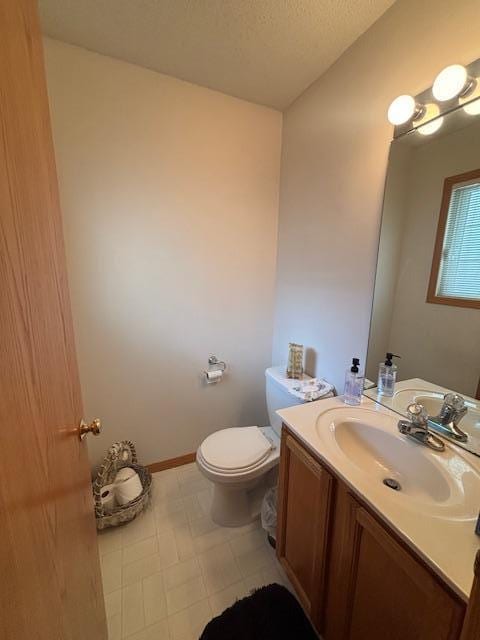 9257 Prairieview Trl N, Champlin, MN 55316 - half bath featuring toilet and vanity