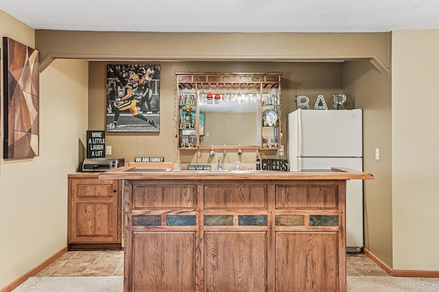 1364 Island View Dr, New Richmond, WI 54017 - indoor wet bar with freestanding refrigerator