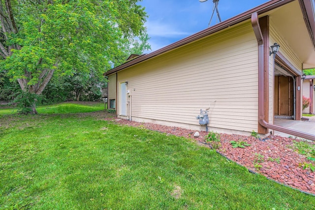 2833 Flag Ave N, New Hope, MN 55427 - view of side of property featuring a lawn