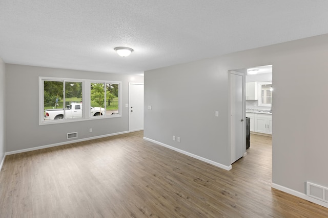 4650 Russell Ave N, Minneapolis, MN 55412 - photo 3