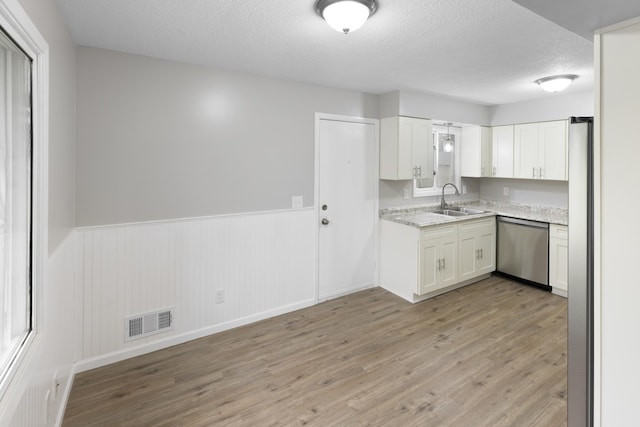 4650 Russell Ave N, Minneapolis, MN 55412 - photo 6