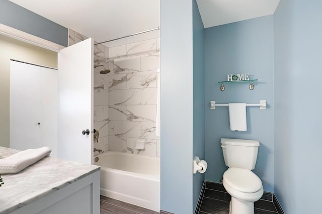 2145 Shenandoah Ct Unit D, Plymouth, MN 55447 - full bath with vanity and shower / bathtub combination