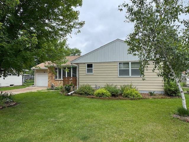 137 20th Ave S, Saint Cloud, MN 56301 - ranch-style home featuring a garage, a front lawn, and driveway