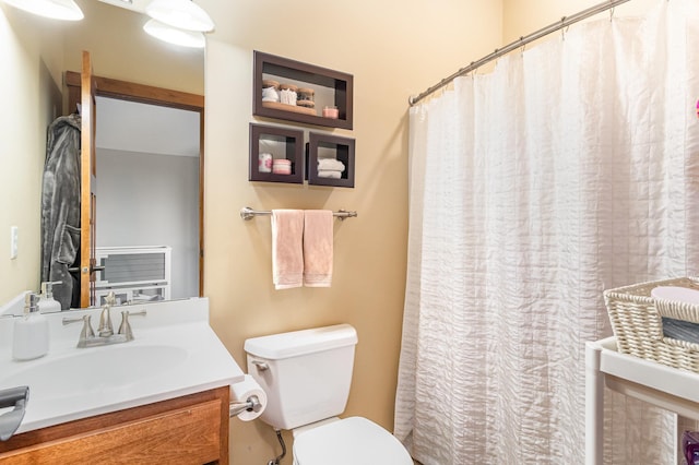 19270 Foxfield Dr, Credit River Twp, MN 55372 - full bath with vanity and a shower with shower curtain