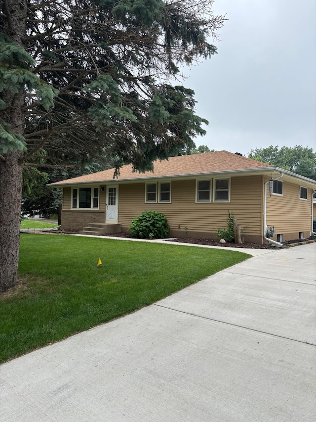14645 Chianti Ave W, Rosemount, MN 55068 - single story home with a front yard, concrete driveway, and entry steps