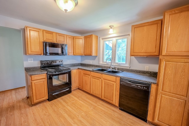 580 Davis St, Hammond, WI 54015 - photo 4