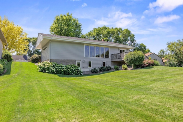 830 Willis St, Dassel, MN 55325 - rear view of property with a lawn
