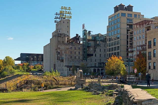 1240 2nd St Unit 1024, Minneapolis, MN 55415 - view of building exterior