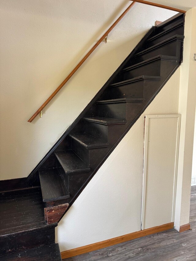 608 Duluth Ave N, Thief River Falls, MN 56701 - stairway with wood finished floors