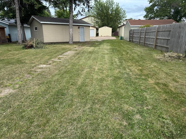 608 Duluth Ave N, Thief River Falls, MN 56701 - view of yard featuring an outbuilding