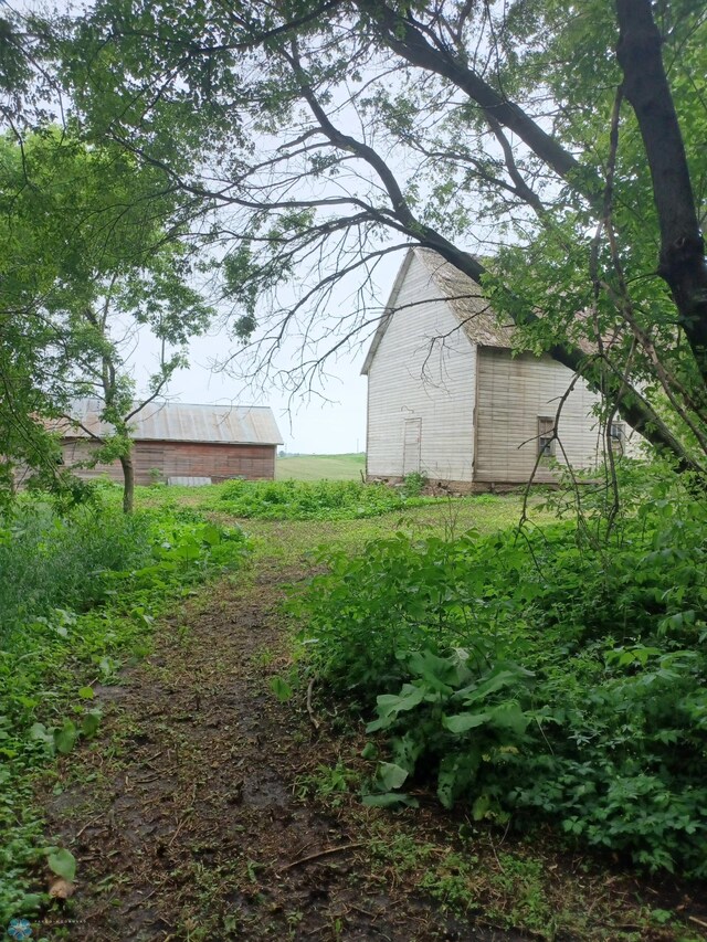72558 209th St, Collinwood Twp, MN 55325 - view of yard with an outdoor structure